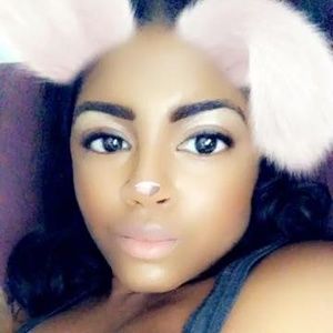 Meet your Posher, Maya